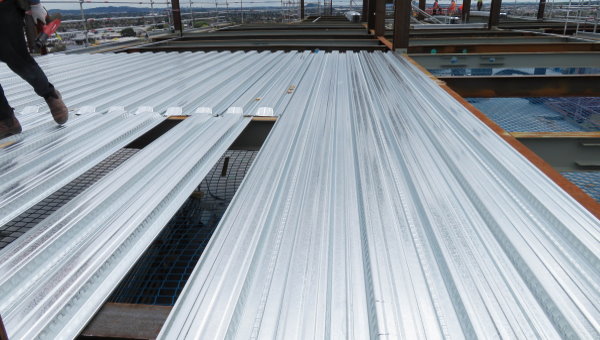 عوامل کاهش سرعت اجرای سقف عرشه فولادی
