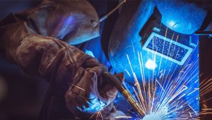 بررسی کیفیت جوشها توسط مهندسین